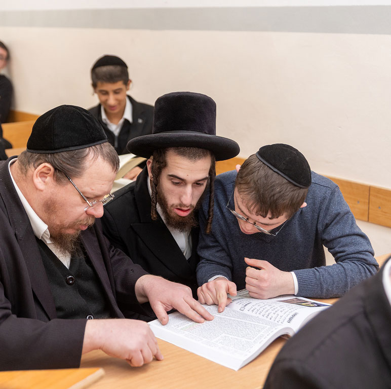 לומדים בחברותא